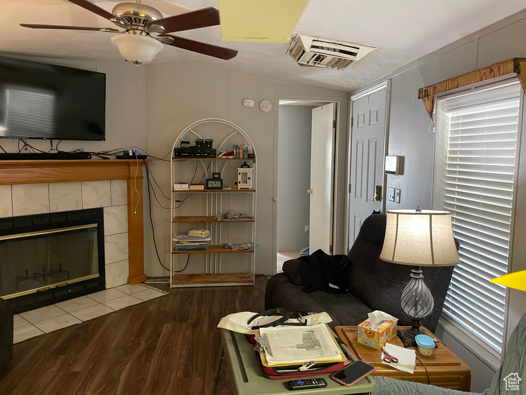 Photo 3 for MLS #2103664 at 3860 Midland Dr #B32