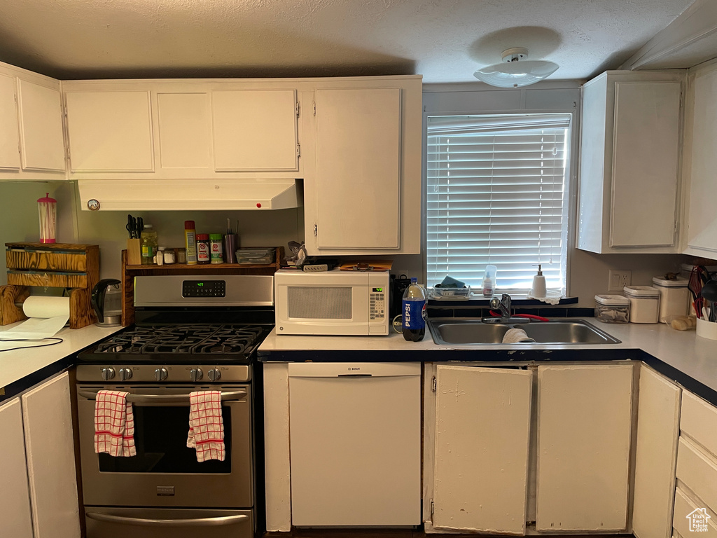 Photo 4 for MLS #2103664 at 3860 Midland Dr #B32