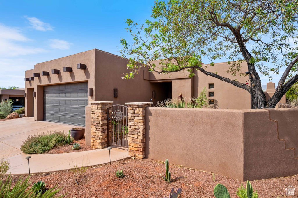 Photo 3 for MLS #2103690 at 2329 N Cohonina Trl