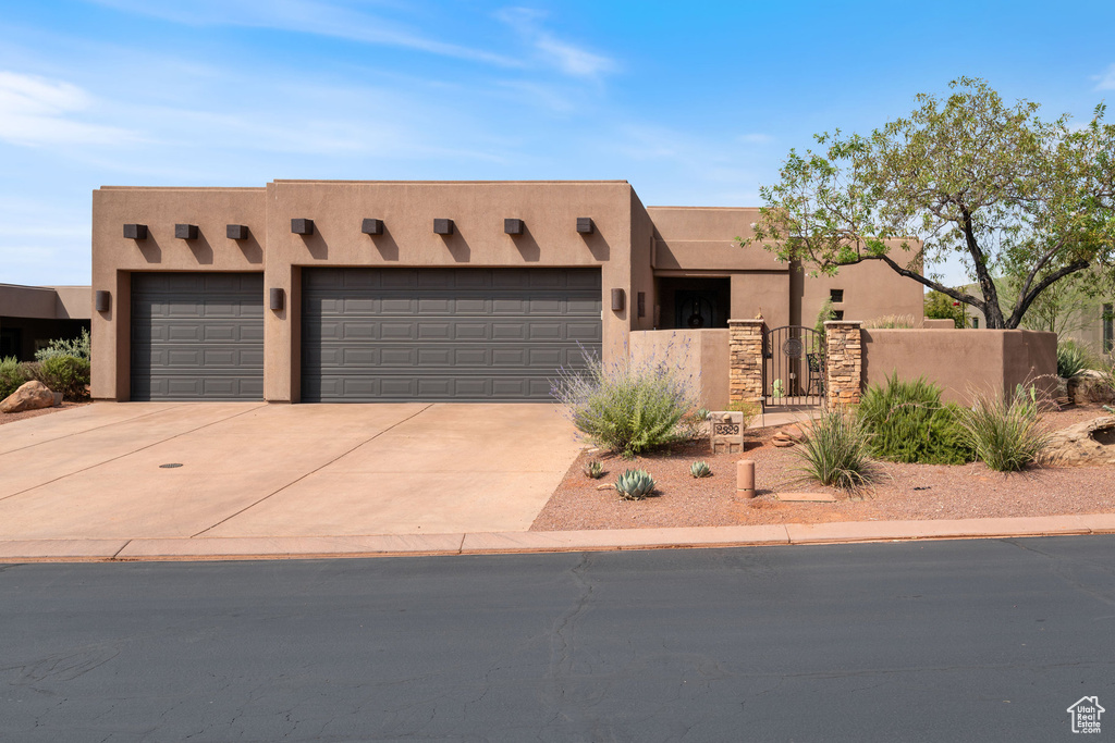 Photo 2 for MLS #2103690 at 2329 N Cohonina Trl