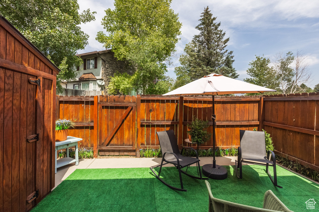 Photo 15 for MLS #2103691 at 893 Zurich Ln