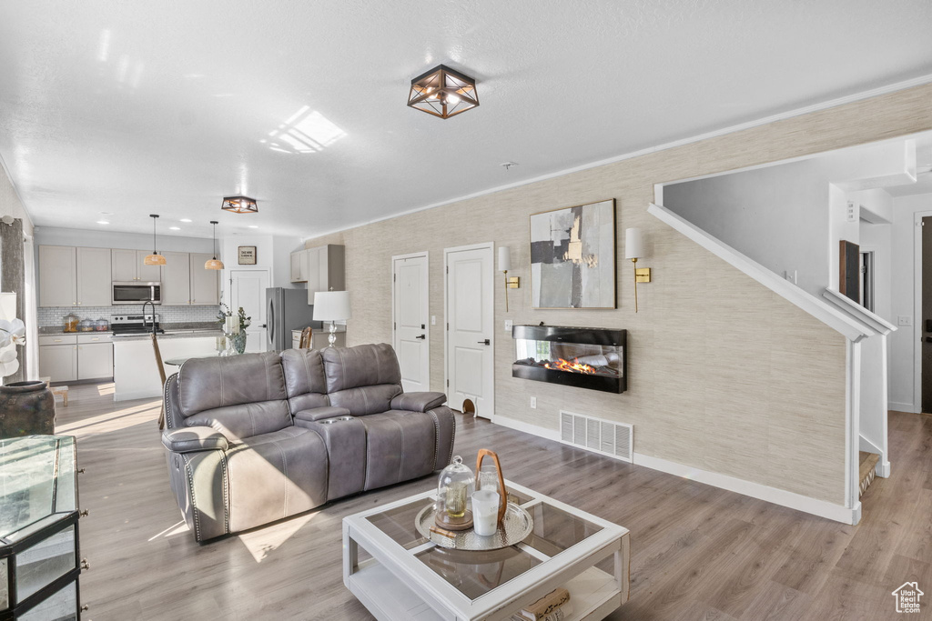 Photo 8 for MLS #2103704 at 5077 W Blythswood Ln