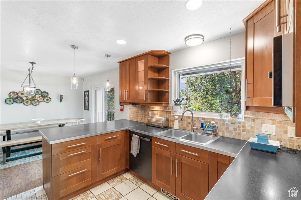 Photo 10 for MLS #2103709 at 2782 E Brinton Way