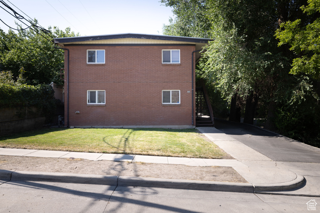 Photo 15 for MLS #2103717 at 938 E Lowell Ave