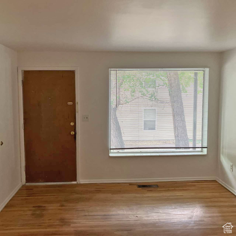 Photo 3 for MLS #2103717 at 938 E Lowell Ave