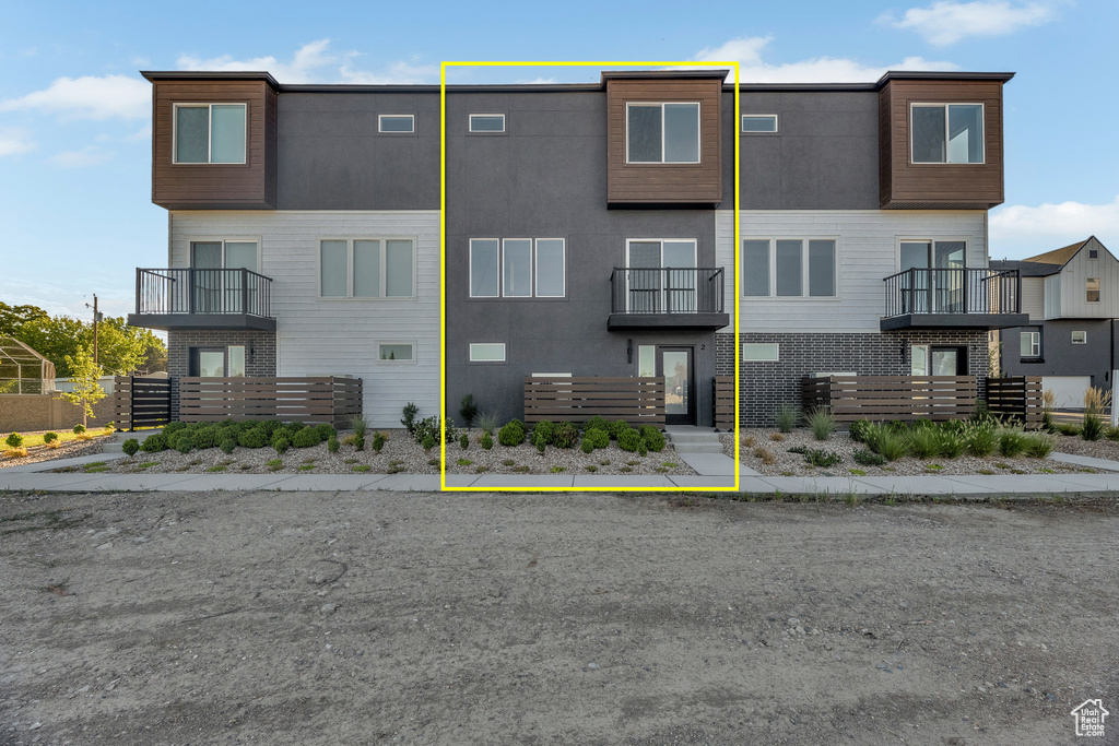 Photo 2 for MLS #2103725 at 4463 S 500 East #49