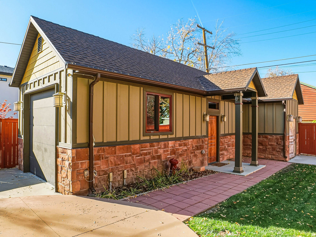 1326 S 1000 E Salt Lake City, UT 84105