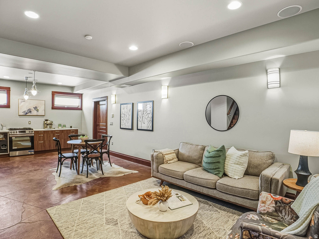 1326 S 1000 E Salt Lake City, UT 84105