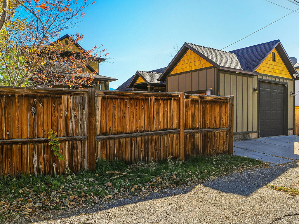 1326 S 1000 E Salt Lake City, UT 84105