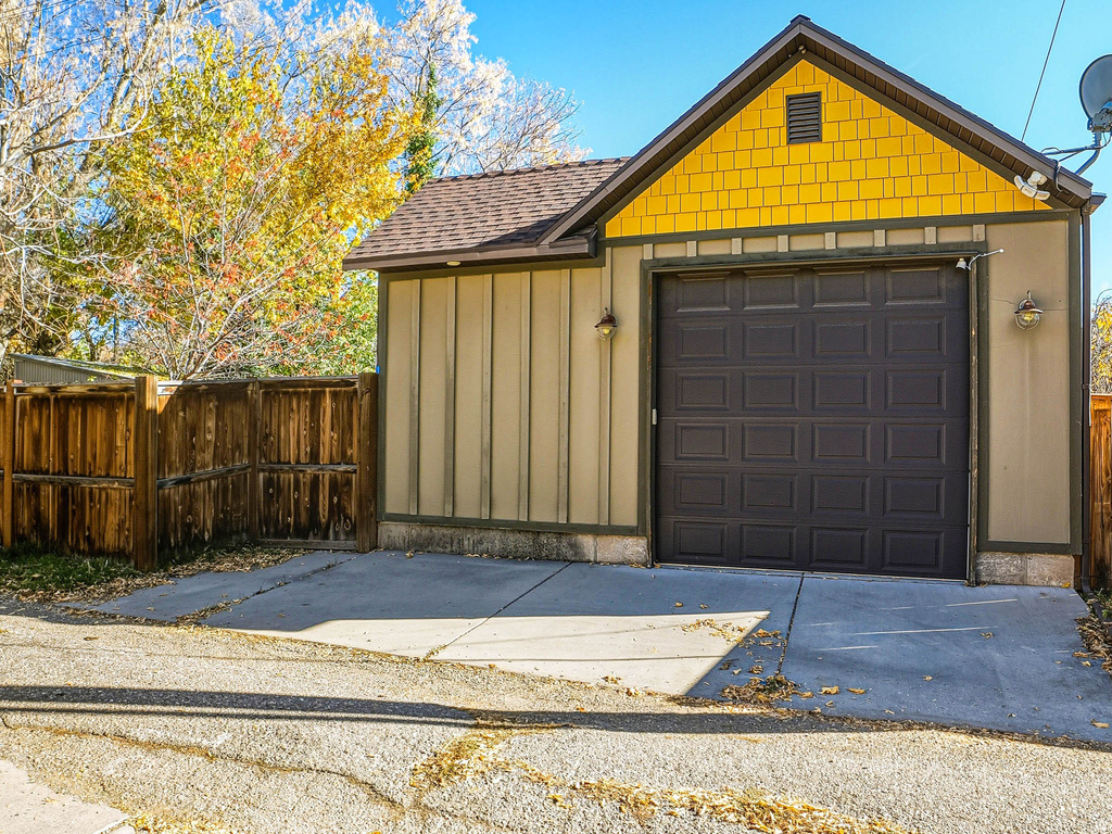 1326 S 1000 E Salt Lake City, UT 84105