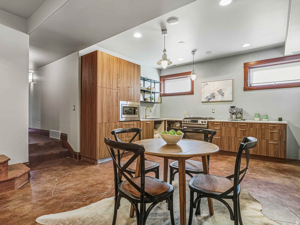 1326 S 1000 E Salt Lake City, UT 84105