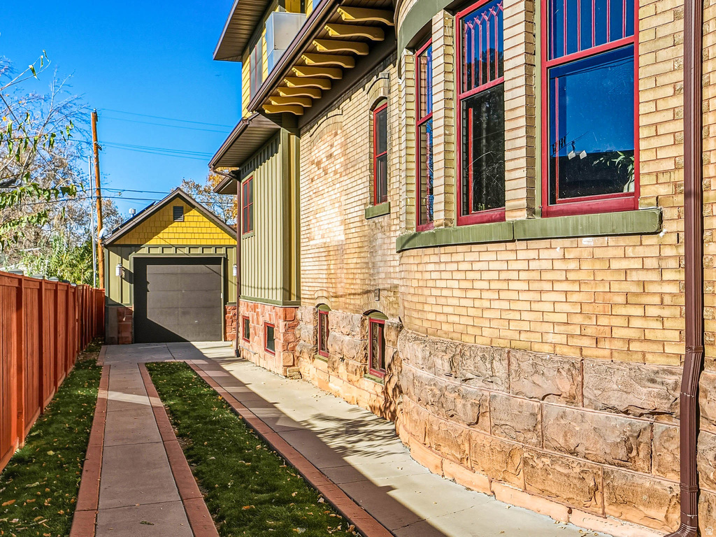 1326 S 1000 E Salt Lake City, UT 84105