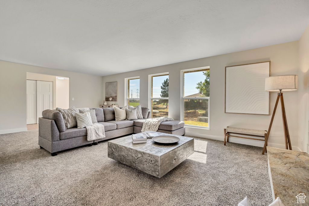 5998 S 3100 W Roy, UT 84067