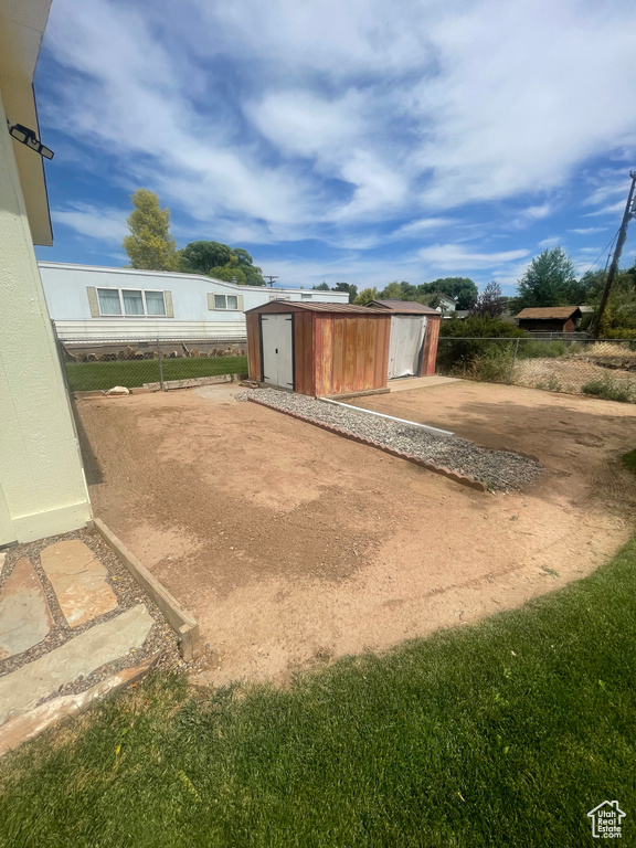 Photo 7 for MLS #2103842 at 611 E Lagoon St