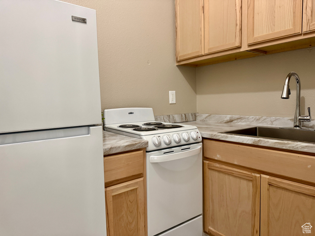 355 N 300 E Huntington, UT 84528