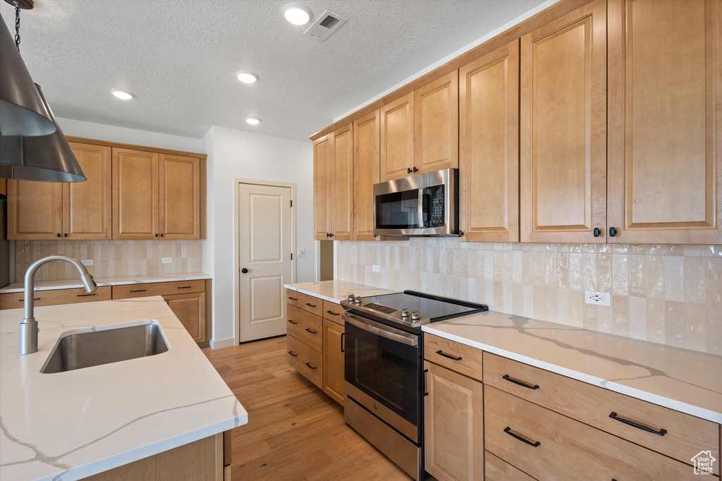 4985 W WILLOWBANK DR Highland, UT 84003