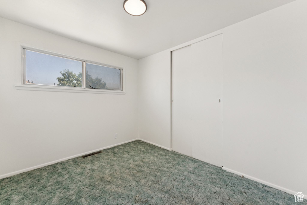 1061 N CAPISTRANO DR Salt Lake City, UT 84116