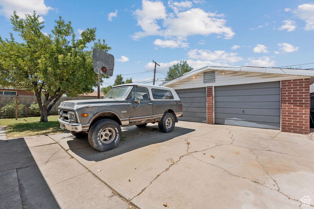 1061 N CAPISTRANO DR Salt Lake City, UT 84116