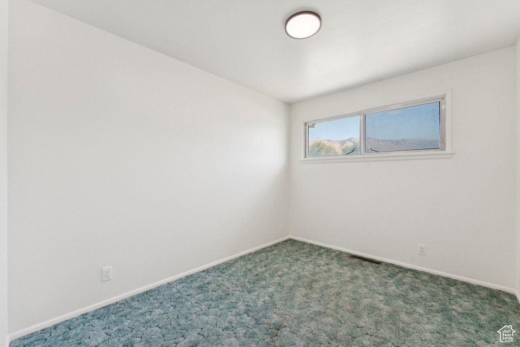 1061 N CAPISTRANO DR Salt Lake City, UT 84116