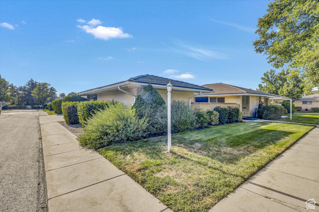 Photo 3 for MLS #2103895 at 1872 E 5150 South