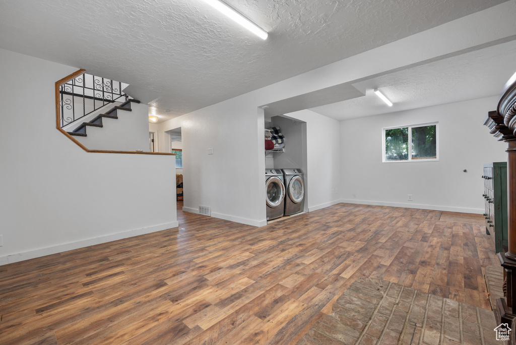 Photo 6 for MLS #2103904 at 3305 W Kingsbrook Ave