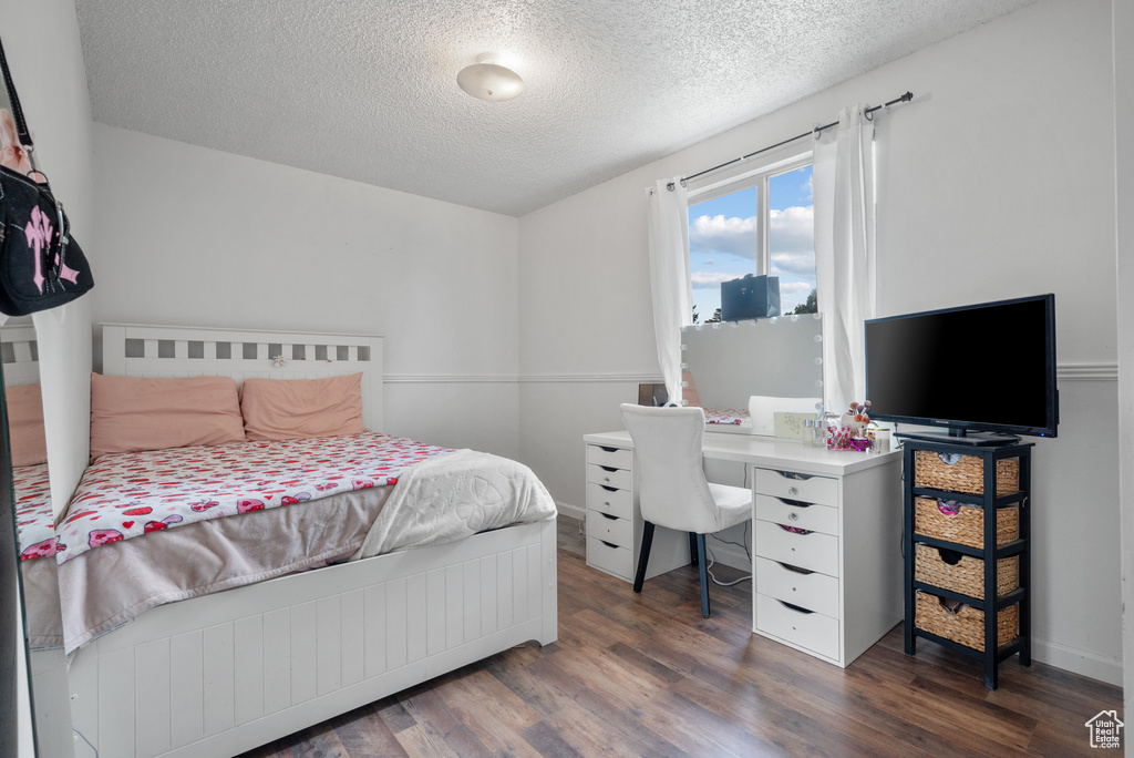Photo 11 for MLS #2103904 at 3305 W Kingsbrook Ave