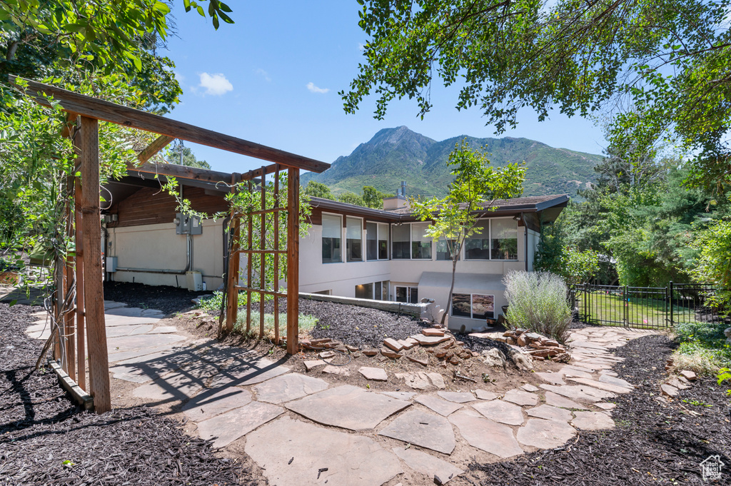2885 E LIVE OAK CIR Salt Lake City, UT 84117