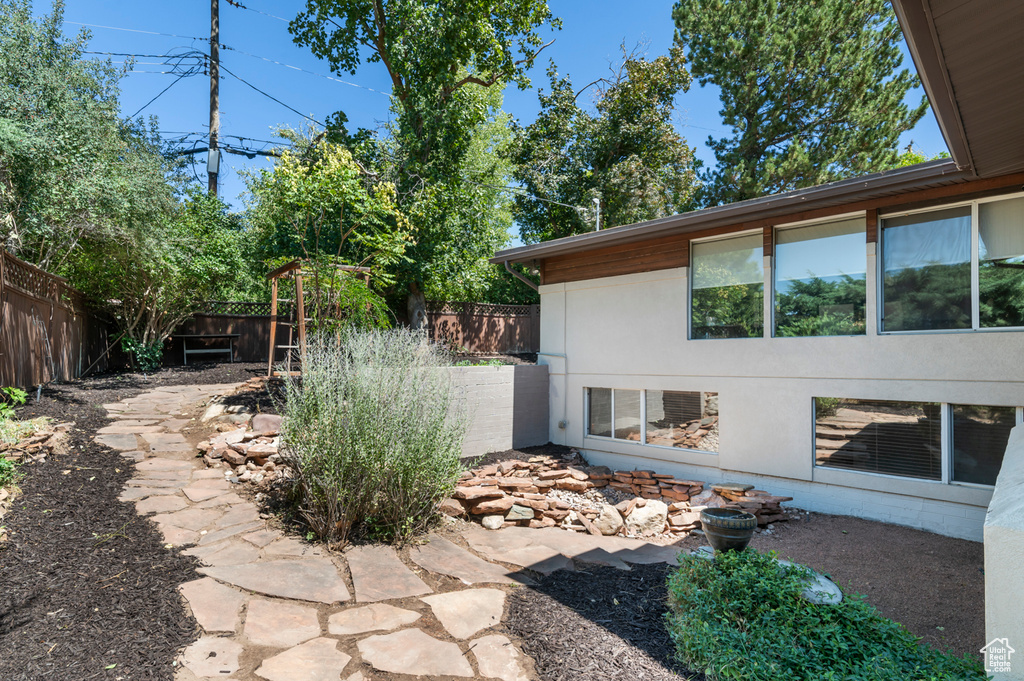 2885 E LIVE OAK CIR Salt Lake City, UT 84117