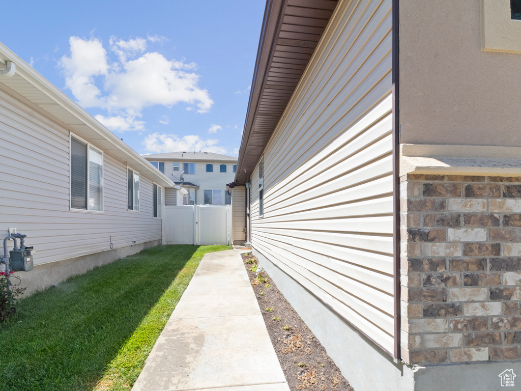 6736 S EMPRESS LN West Jordan, UT 84084