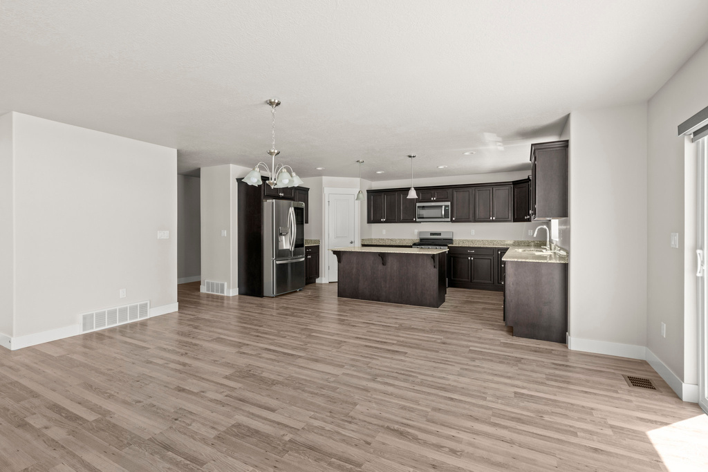 Photo 16 for MLS #2103960 at 1453 W Linen Way