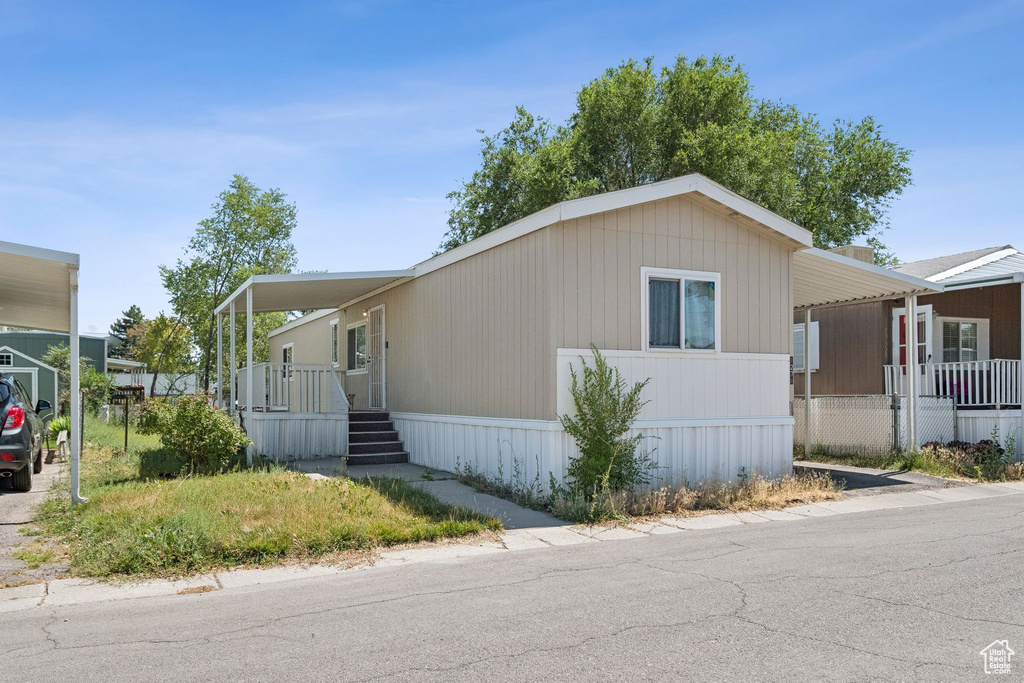 Photo 2 for MLS #2103986 at 1271 W Waxwing St