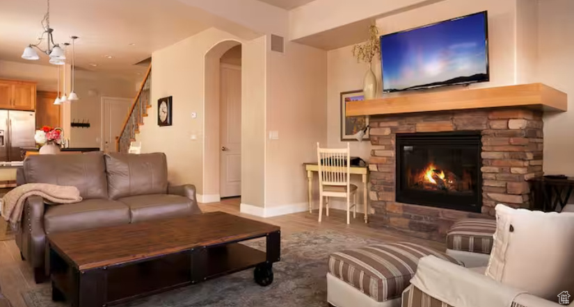 Photo 4 for MLS #2104011 at 2063 N Coral Ridge Dr