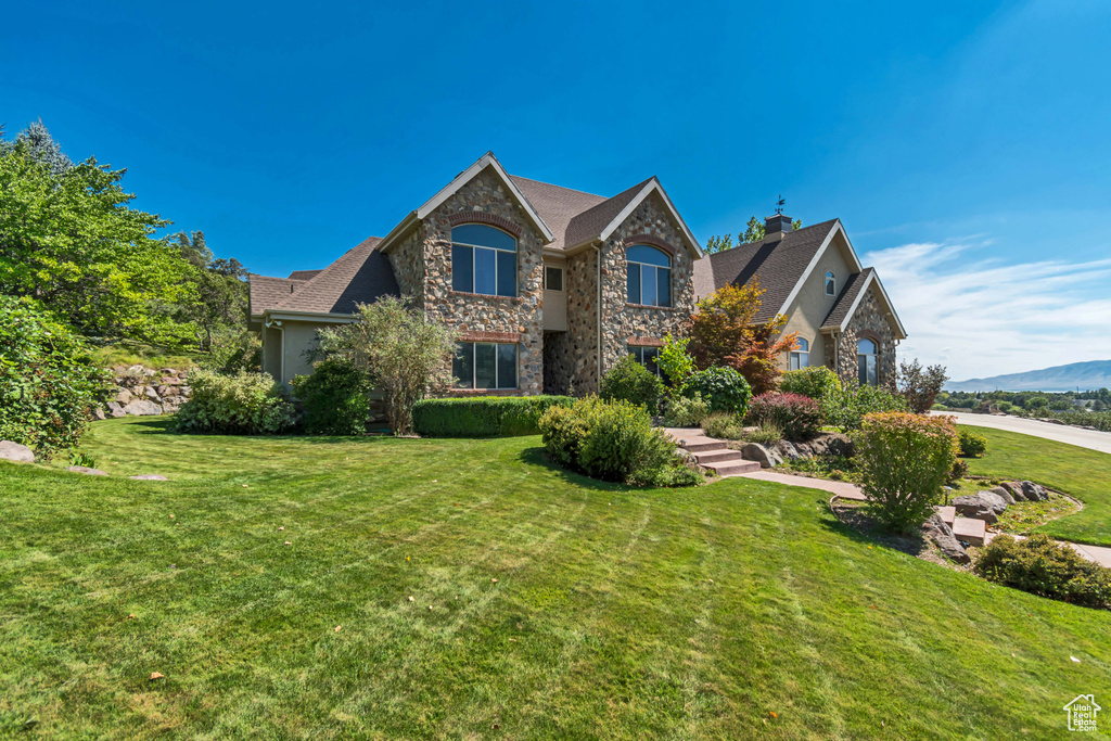 Photo 2 for MLS #2104026 at 925 S Healey Ct