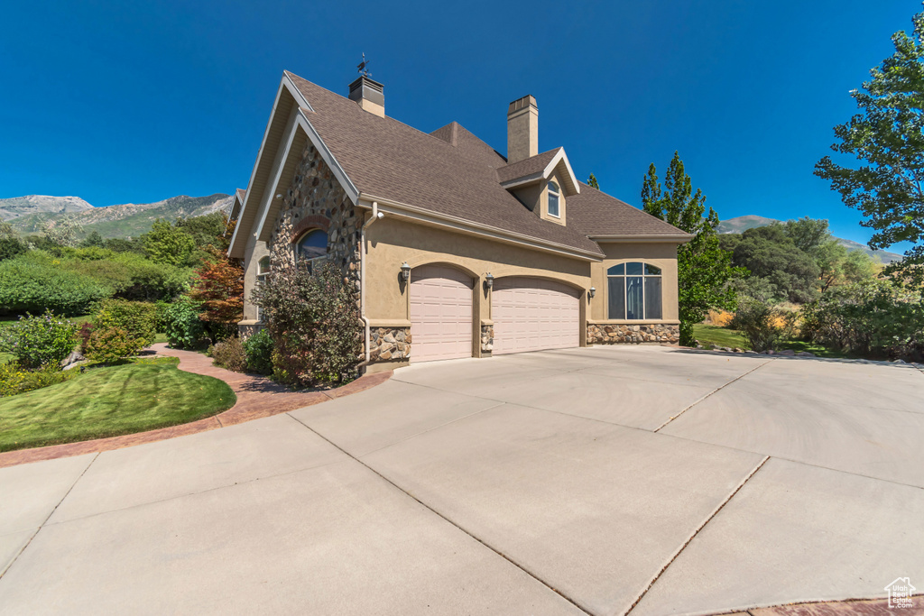 Photo 6 for MLS #2104026 at 925 S Healey Ct