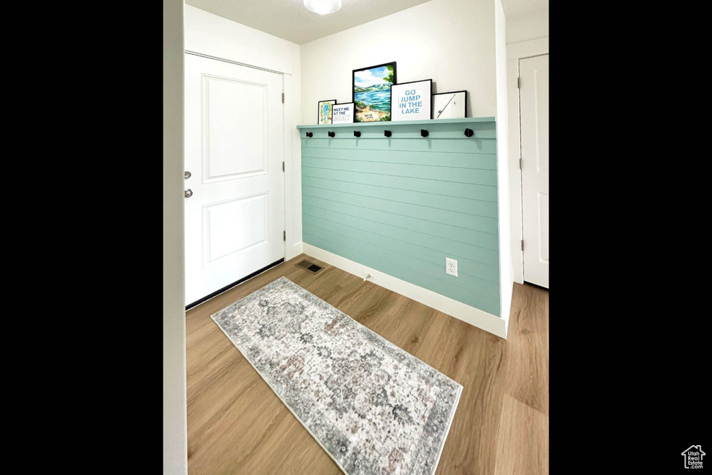 Photo 3 for MLS #2104032 at 379 N Sunrise Dr