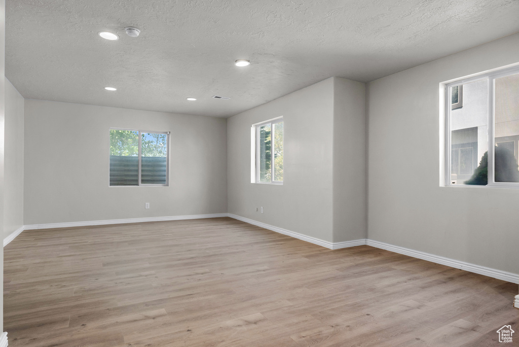 Photo 34 for MLS #2104060 at 909 E Rosebud Ct