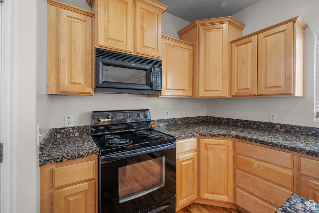 Photo 11 for MLS #2104060 at 909 E Rosebud Ct