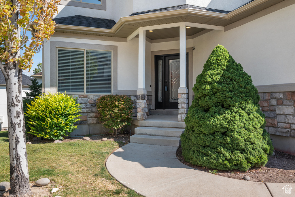 Photo 3 for MLS #2104060 at 909 E Rosebud Ct