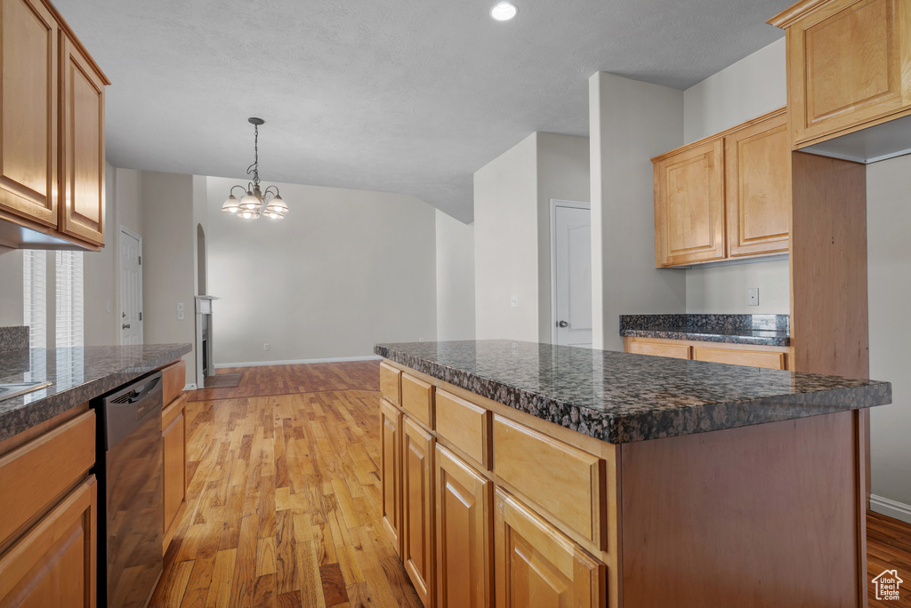 Photo 13 for MLS #2104060 at 909 E Rosebud Ct