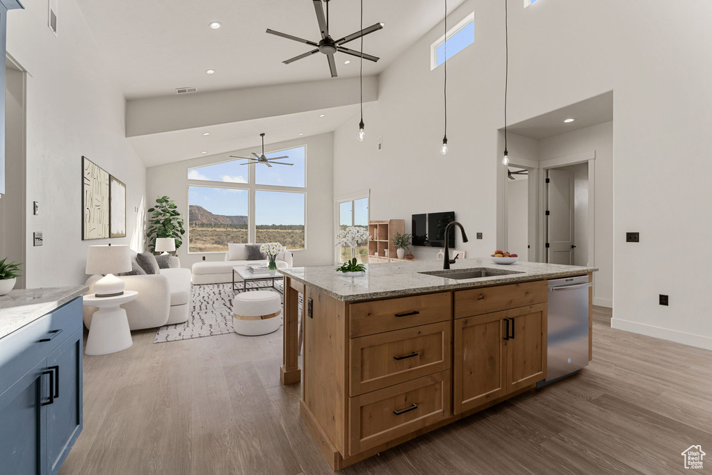 Photo 9 for MLS #2104073 at 4380 E Sego Lily Cir