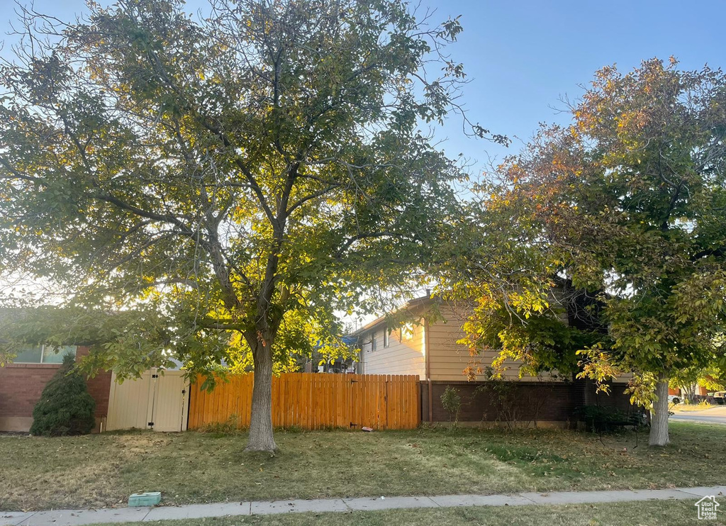 2411 W 4900 S Roy, UT 84067