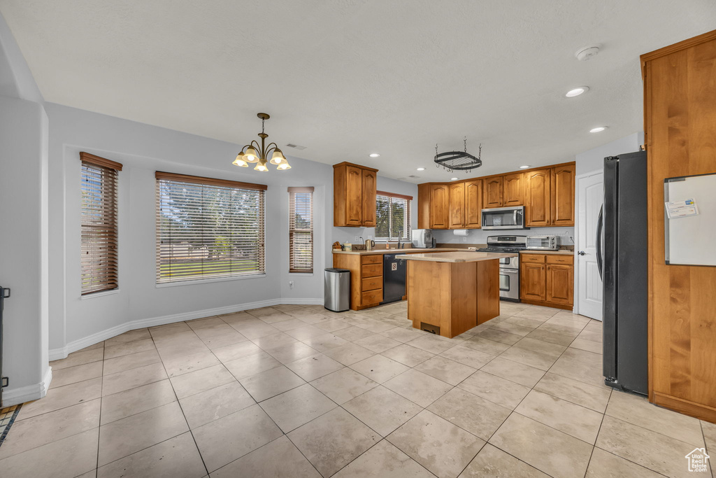 6014 W 5300 S Hooper, UT 84315