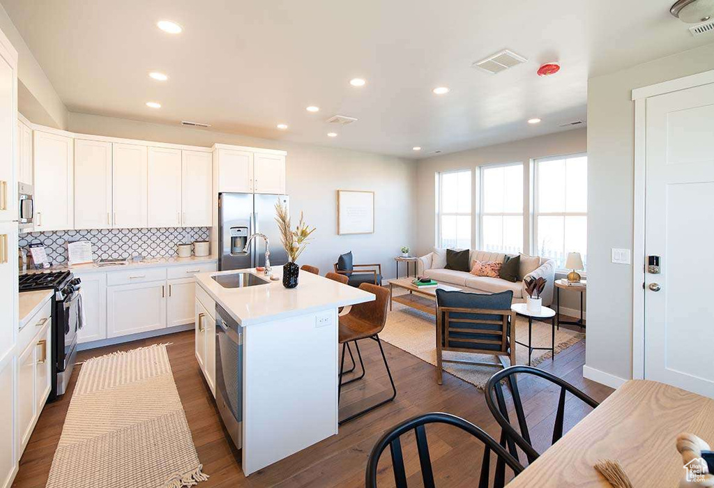 Photo 4 for MLS #2104193 at 6877 W South Jordan Pkwy