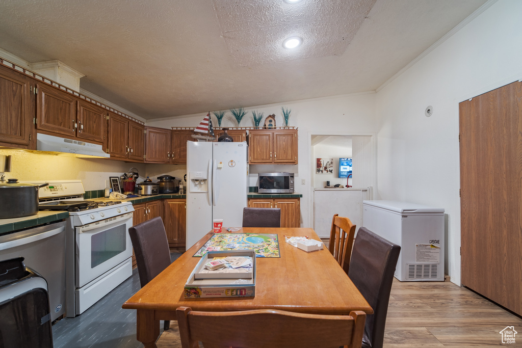 Photo 17 for MLS #2104223 at 445 S Main St