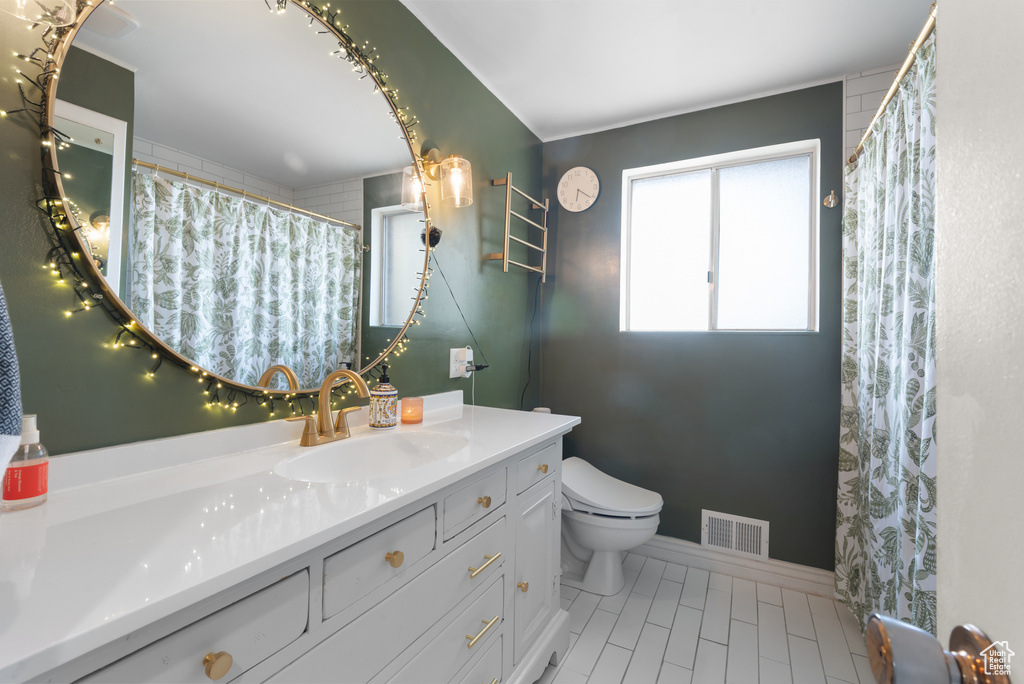 376 W 5300 S Washington Terrace, UT 84405