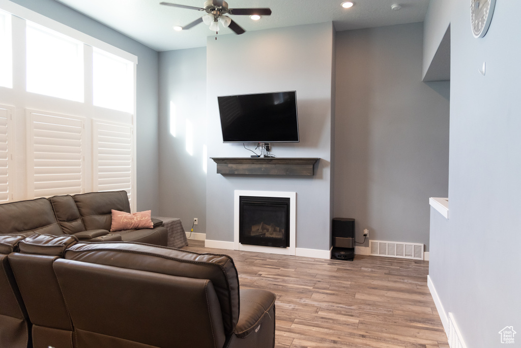 Photo 4 for MLS #2104253 at 418 S Cardon Ridge Way