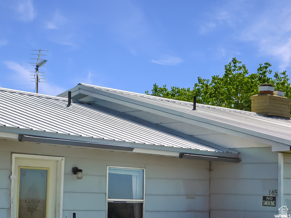 Photo 4 for MLS #2104262 at 165 W 250 North