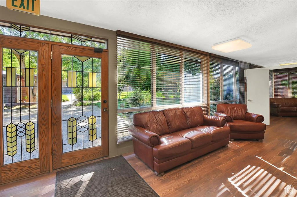 Photo 7 for MLS #2104271 at 2408 Van Buren Ave