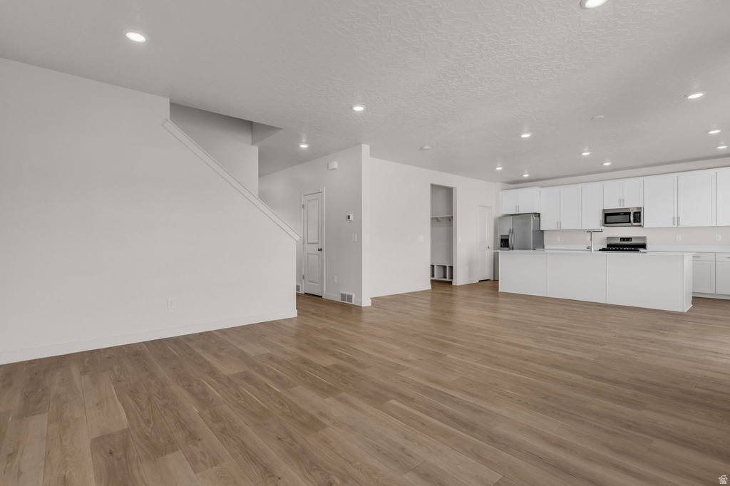 2543 N VELVET MOON DR Saratoga Springs, UT 84045