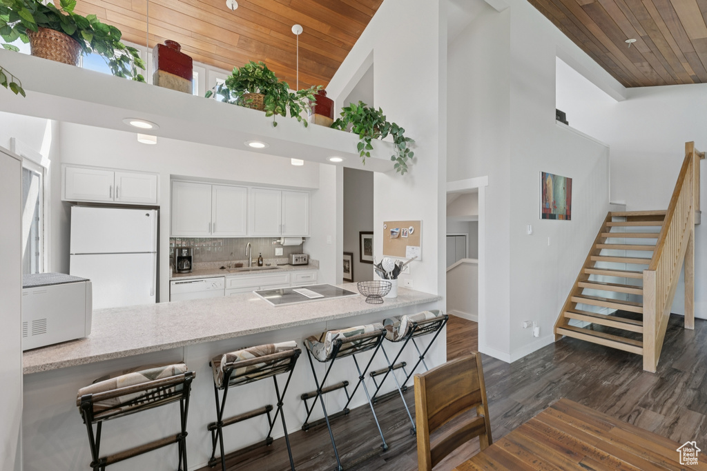 Photo 5 for MLS #2104315 at 1467 Crescent Rd #130